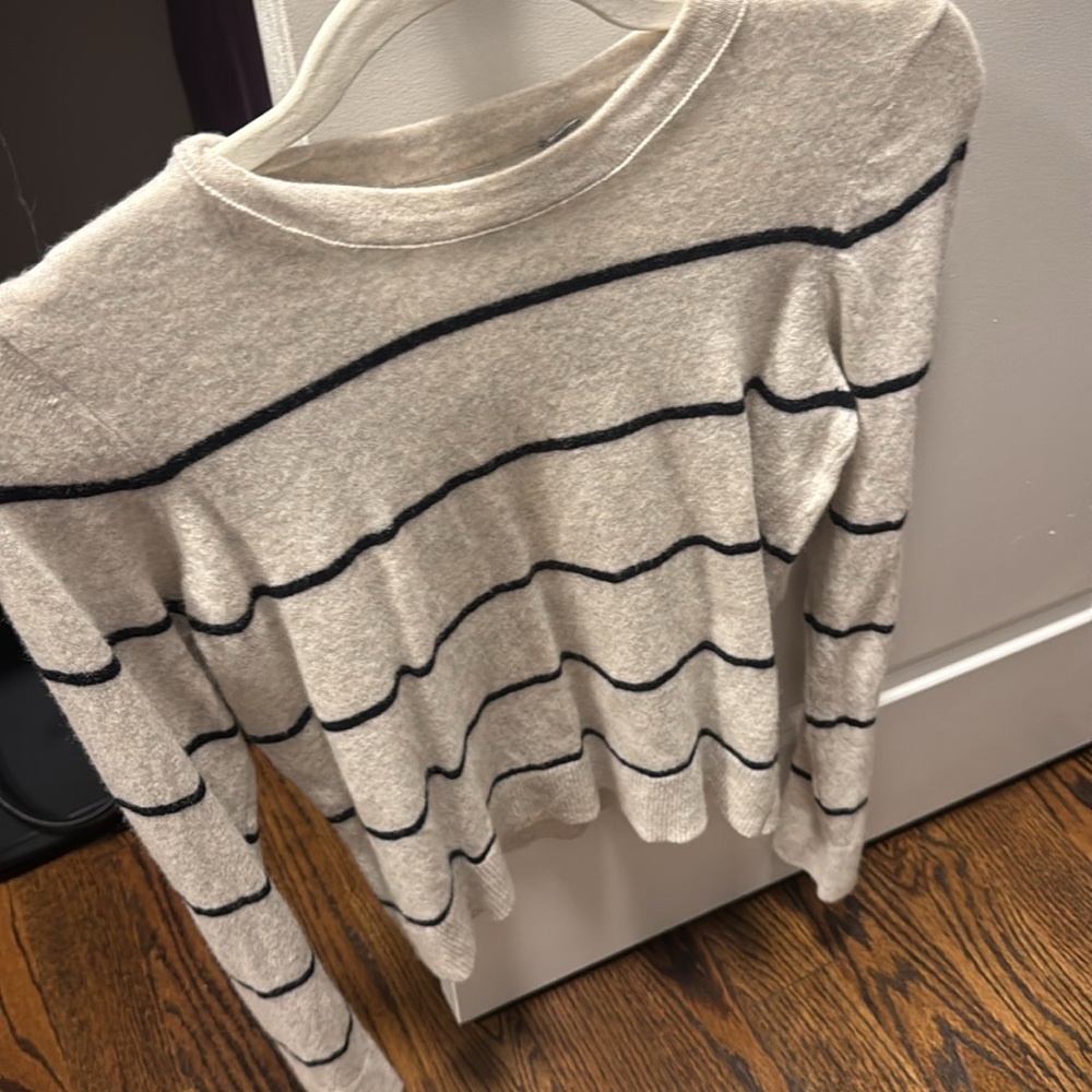 Vince striped sweater. 100% cashmere size small